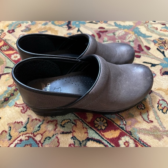 Dansko Brown/Gray Clogs - Picture 2 of 11